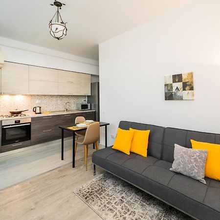 Panorama View Apartment 2Km To Palas Яссы Экстерьер фото