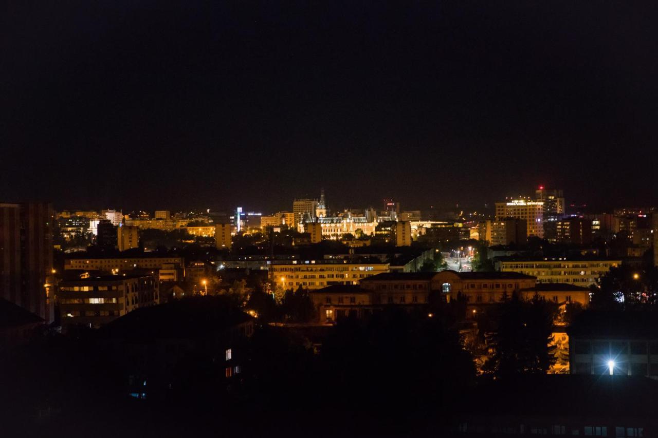Panorama View Apartment 2Km To Palas Яссы Экстерьер фото